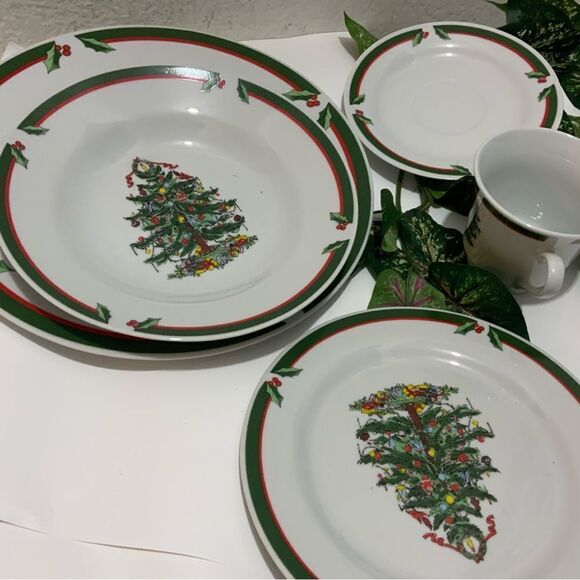 Pacific Rim CHRISTMAS TREE Porcelain  dinner salad plates Cups & Saucers 5 piece - Picture 3 of 7